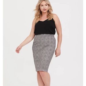 Torrid Black Plaid Houndstooth Textured Pencil Skirt 4X Women’s GUC 11845851.